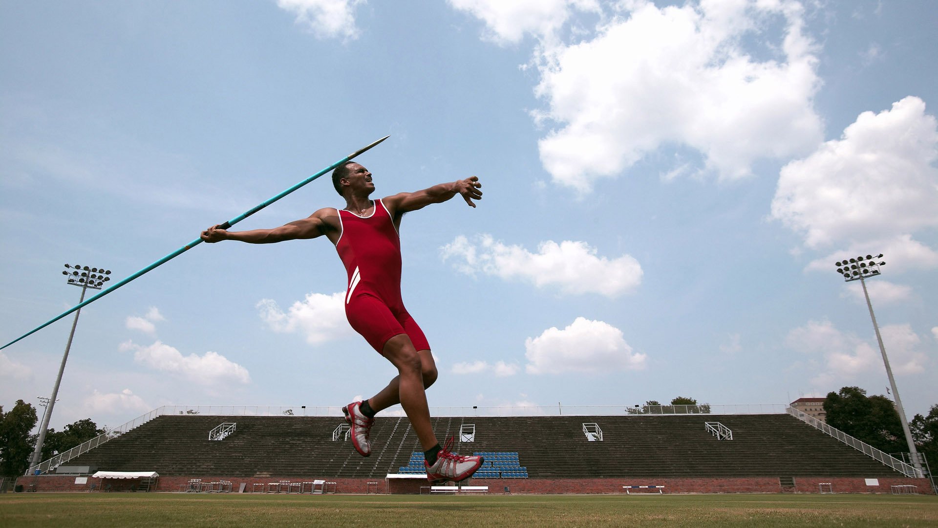 F1推动行业创新：从赛车到民用技术，f1赛车设计